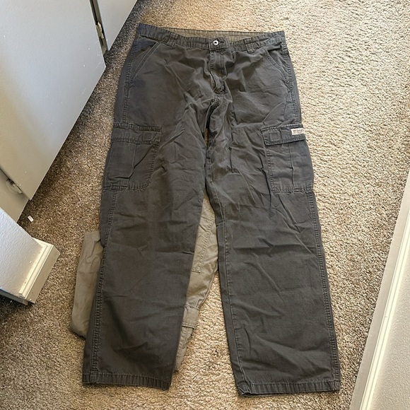 Two pair of old style wranglers 34X30 - Picture 2 of 9